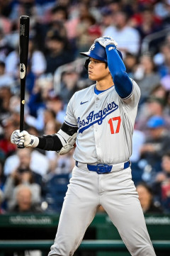 大谷翔平(2024)打率.310  54本塁打 130打点 59盗塁 OPS1.036 出塁率.390  長打率.646←これｗｗｗｗｗｗｗｗｗｗｗｗ
