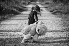 お腹の子の性別が検診で男の子だと分かった。強く希望してた女の子じゃなくてめちゃくちゃショックで、帰り道で泣いてしまった。 単純に男が嫌いです。もし男の子でも自分の子供ならきっと愛せる、と思ったけど今はとても後悔してます……..