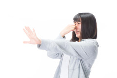 オタクは風呂入れ！←流石に風呂入らず外出る奴なんかおらんからシンプルに汗臭いだけでは？