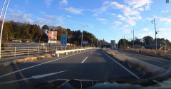 ドライブレコーダーが捉えた決定的瞬間 突然跳び出してきた対向車と衝突「かもしれない運転」の限界