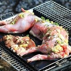 カレーに入れて美味しい肉って何? 個人的にはコスパは豚こま、値段を気にしなければ牛すねがいいと思う