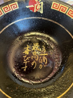 【悲報】サンド伊達、ロケで出された食事をいつも完食していた