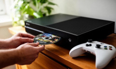 【朗報】次世代XBOXは物理メディア採用へ。大手サードはPS撤退をSIEへ警告