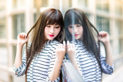 卒業式の直前だった。美人な同級生「なんでなにも言ってくれないの？私のこと本当は嫌いなの？もう卒業するんだよ」  俺「だってお前は…….」同級生「違う！」