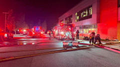 巨大ニシキヘビが脱走し学校が火事に。飼育していた教師はこれに反論