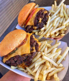 【画像】本場アメリカのハンバーガー、ガチで美味そう