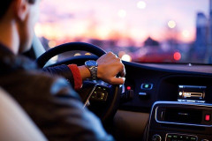 人の運転にイチャモン付けて来たからジュース買って来てって言って置き去りにして帰って来た
