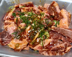 スーパーに売ってる「フライパンで焼くだけの味つき肉」買ってる奴ｗｗｗｗｗ