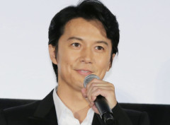 【朗報】福山雅治(57)さん、50代とは思えないバキバキボディwwwwww