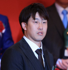 ゾンビ⁉️…広島カープ・小園海斗　モデル・渡辺リサとの離婚を発表… -2chまとめ-