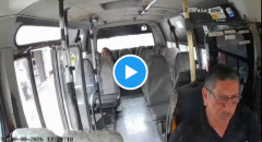 【動画】男さん、バスに乗るだけなのに命懸けすぎるダイナミック乗車を披露してしまう…