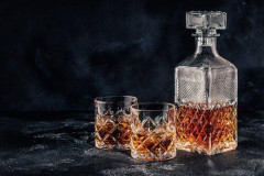 【悲報】チー牛が好む三大アルコール類「ウイスキー」「ジン」