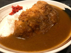 カツカレー1皿に出せる金額