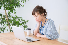 【衝撃】嫁「二人目欲しい」俺「わかった」→シャワーを浴び、念入りにレス1年の倅を洗って寝室に戻ると、嫁が「ドッキリ大成功!」のスケッチブックを持って爆笑。