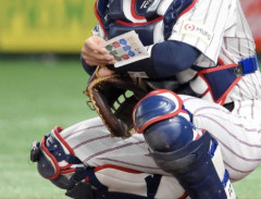 NPB、サイン伝達機器「ピッチコム」の来季からの導入wwwwwww