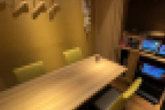 仮眠のためカラオケに来た芸人さん、とんでもない部屋に通されて終わるｗｗｗｗｗ