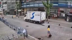新宿歌舞伎町で脱糞女子　見つかる
