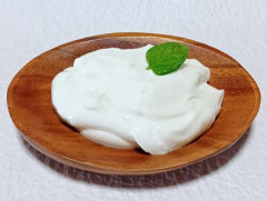 【衝撃】ワイ、ニンニク5玉丸齧りしたあと下痢を出す→その後大量のヨーグルトを食べた結果…