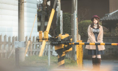 13歳の思春期真っただ中の娘に、ウトがセクハラまがいな事をしてると思います。入浴中に覗こうとして、旦那に相談しても「考えすぎ！ただの好奇心！」と相手にしてくれません。