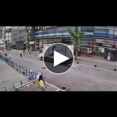 【動画】トー横キッズ、ライブカメラにおしっこシーンを見せつけてしまう…