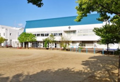小学校美人女教師(24)、少年2人を誘惑しセ●クス前提の面会欲求をして逮捕
