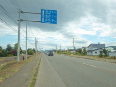 センターラインがない生活道路の法定速度30キロになった件で、北海道などはこれから地獄と化すかもしれない模様…