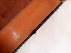 バスルームにいたら何か視線を感じる。…そ、そこにいるのは誰！？ → 目を光らせる常習犯はこちらです…