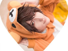 外国人「可愛いコスプレ男子スレだろ。筋肉自慢は帰れ」