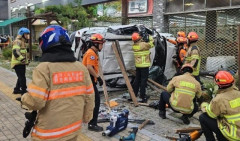 屋上駐車場の柵を突き破り12m下へ、無免許の20代死亡…母親同乗をめぐり韓国で疑問相次ぐ