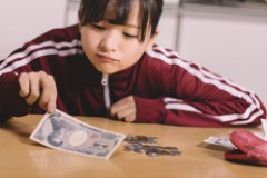 一億総貧困化日本、半数が年収250万未満ｗｗｗｗｗｗｗｗｗｗｗｗｗｗ