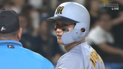 森下翔太、まーた審判と揉める　佐藤輝明が仲裁