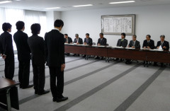 採用試験の最終面接。社長「なにか質問はありますか？」女学生「御社ではフリンをしても許されるのでしょうか？」社長と私（…なにいってんの？）  その学生の正体は、なんと……..