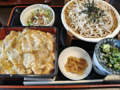 お蕎麦屋さんに来たよ🥺