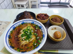 【朗報】中国旅行中ワイ氏、ゴキゲンな朝食(約800円)を食してしまう
