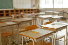 【悲報】高校教師（53）、25年前にセ●クスしまくった元生徒からチクられて懲戒免職処分ｗｗｗｗｗｗｗｗｗｗｗｗ