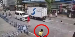 韓国人「これは日本人じゃなくて中国人だ」新宿歌舞伎町の道端で女性が小便する動画になぜかあの韓国が日本に味方