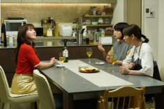 仲里依紗“麻紀”が夫に内緒で復職、のん“遥”と深川麻衣“薫子”は驚き＆心配する＜Tokyo middle 30＞