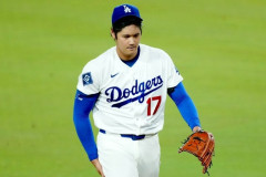 【悲報】大谷翔平、投手復帰断念の可能性「選択肢の一つ」　監督言及…投球再開見通し立たず