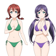エマさんと希ちゃんがマイクロビキニ乳比べ【ラブライブ！】