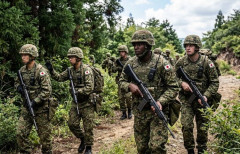 「自衛隊へ外国人登用の検討を」笹川平和財団が小泉防衛相に提言！