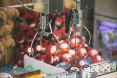 クレーンゲームの景品が「食品、日用品」 ← 大流行してしまう