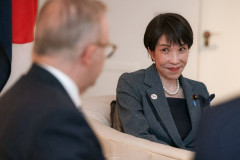 【悲報】英紙の報道「ゴキブリを愛する高市首相、彼女自身も“害虫”と見なされる」