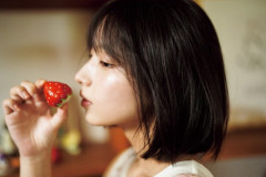 ＜日向坂46大野愛実＞19歳美少女が「マガジン」表紙に　“夏の主人公”が爽やかに