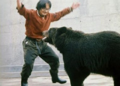 【伝説】ムツゴロウさん、ヒグマを素手でボコボコにしててワロタww