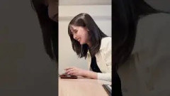 【爆笑】乾杯しようとした瞬間の行動が予想外すぎるｗｗ