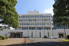 妻、メタノールを購入して夫に飲ませたと疑われるも無罪