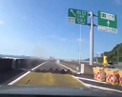 【動画】熊本大地震で高架道路が割れる瞬間の新しいドラレコ。