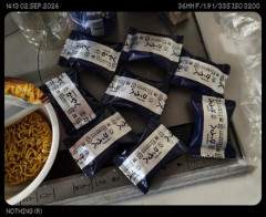 ワイジ、かやく8倍でカップ麺を食う