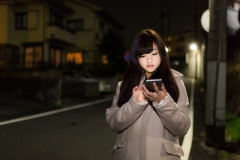 【迷惑距離ナシ】出産後、旦那の友人がお見舞いに来てくれた。それは良いんだけど、なんの断りもなく寝室に入ってきて赤ちゃん抱っこするわオムツ交換するわ、果てには人の布団で