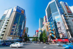 【悲報】ついに憧れの秋葉原に来た結果m